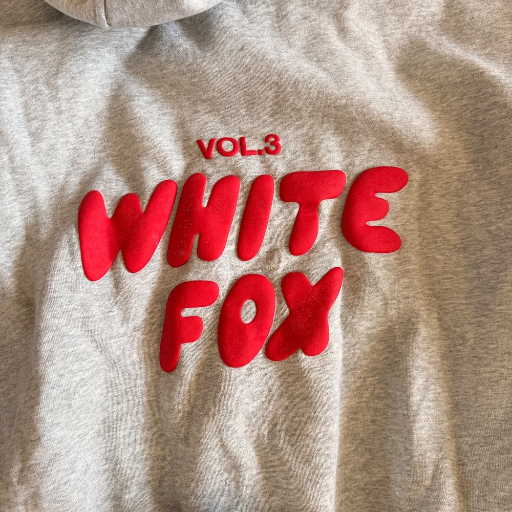 White Fox weathered gray sweat set red m/l - Picture 3 of 6